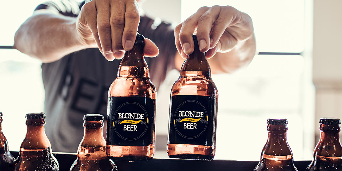Assortiment bieren op fles en blik bij Proeflokaal de Smokkelaar